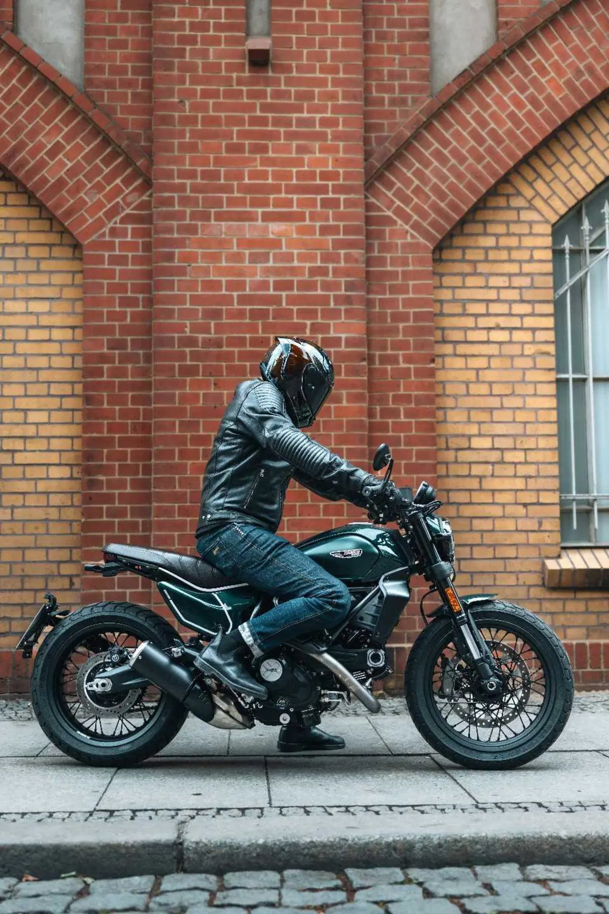 Nolan presenta X-804 ST: il DNA della pista incontra l'eleganza su strada (8)