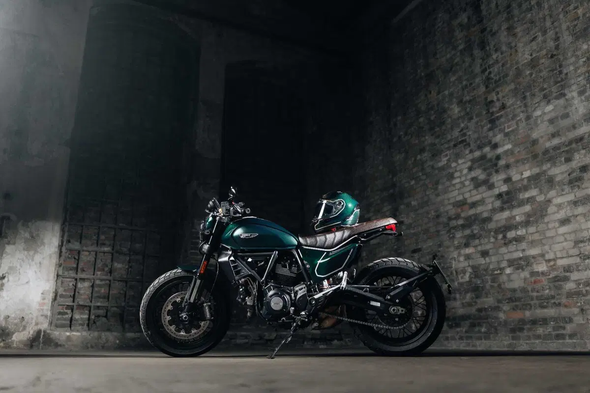 Nolan presenta X-804 ST: il DNA della pista incontra l'eleganza su strada (12)
