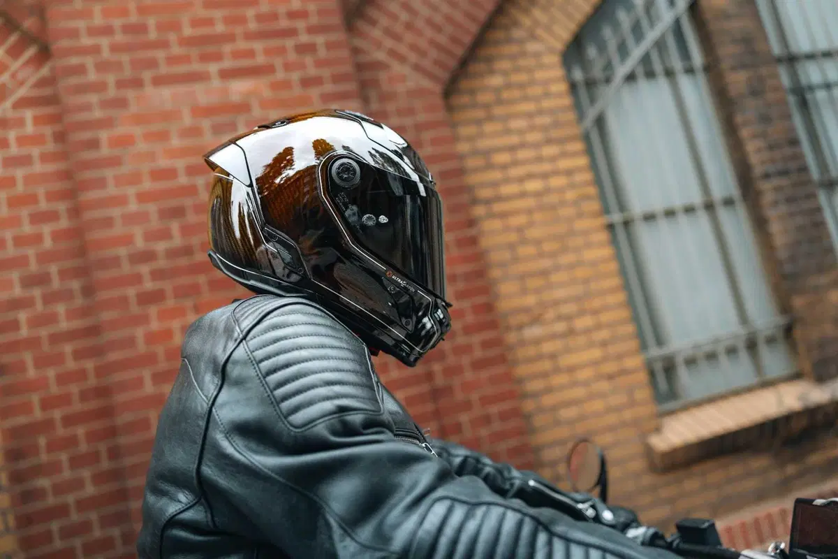 Nolan presenta X-804 ST: il DNA della pista incontra l'eleganza su strada (14)