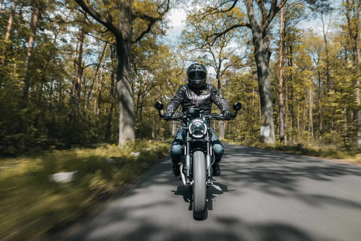 Nolan presenta X-804 ST: il DNA della pista incontra l'eleganza su strada (18)