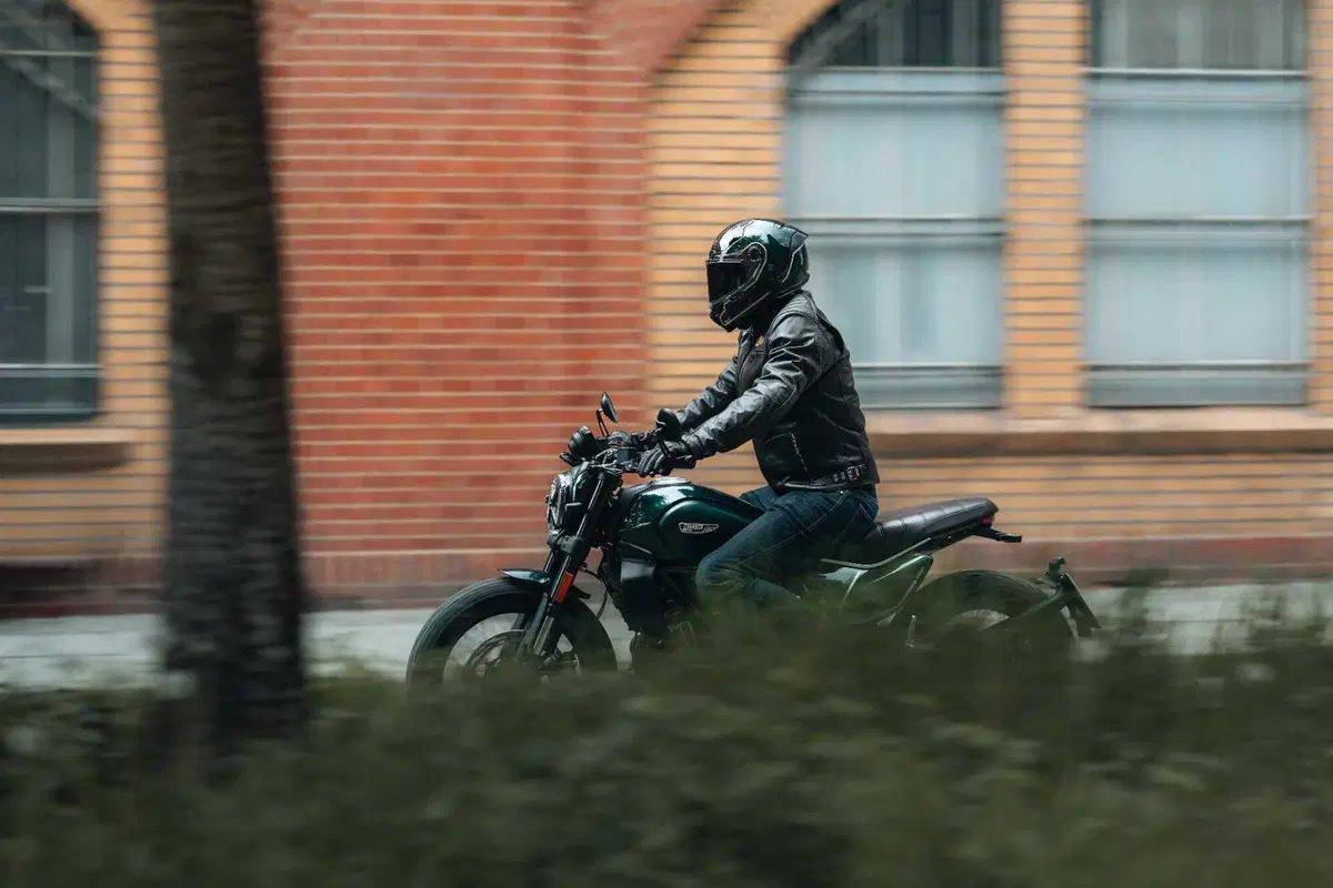 Nolan presenta X-804 ST: il DNA della pista incontra l'eleganza su strada (27)