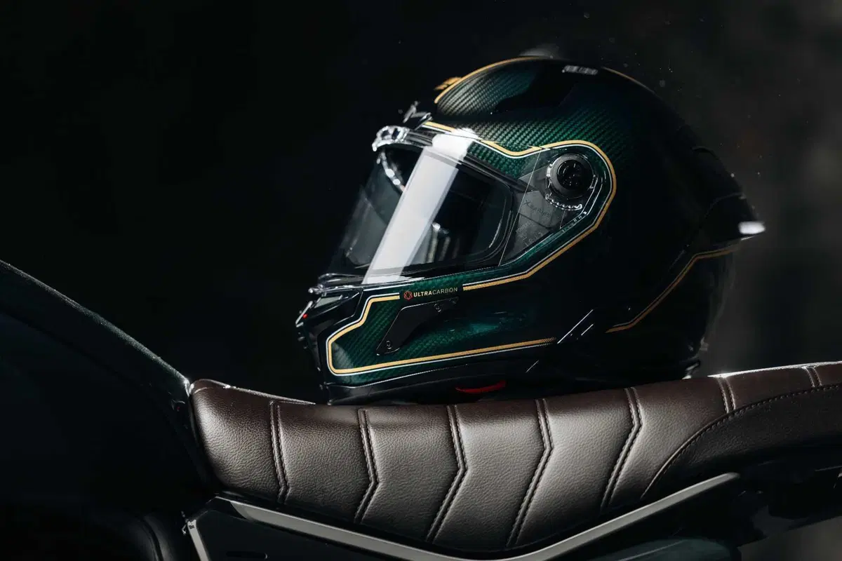 Nolan presenta X-804 ST: il DNA della pista incontra l'eleganza su strada (31)