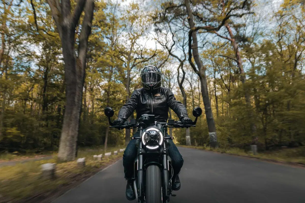 Nolan presenta X-804 ST: il DNA della pista incontra l'eleganza su strada (36)