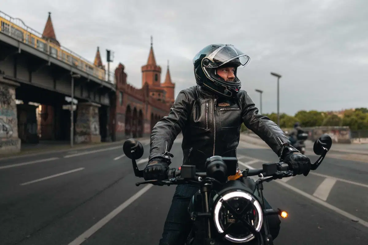 Nolan presenta X-804 ST: il DNA della pista incontra l'eleganza su strada (42)