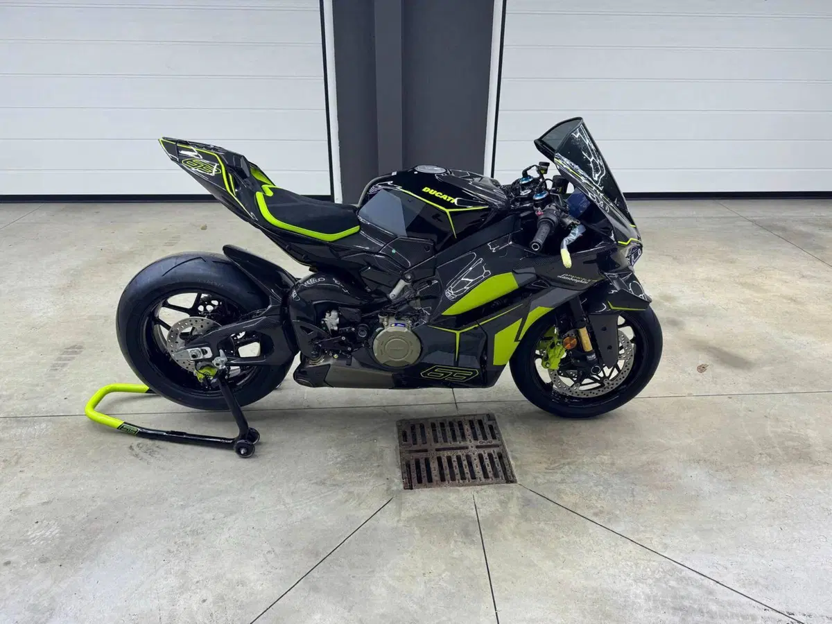 Ducati Panigale V4 Lamborghini (2026) (3)