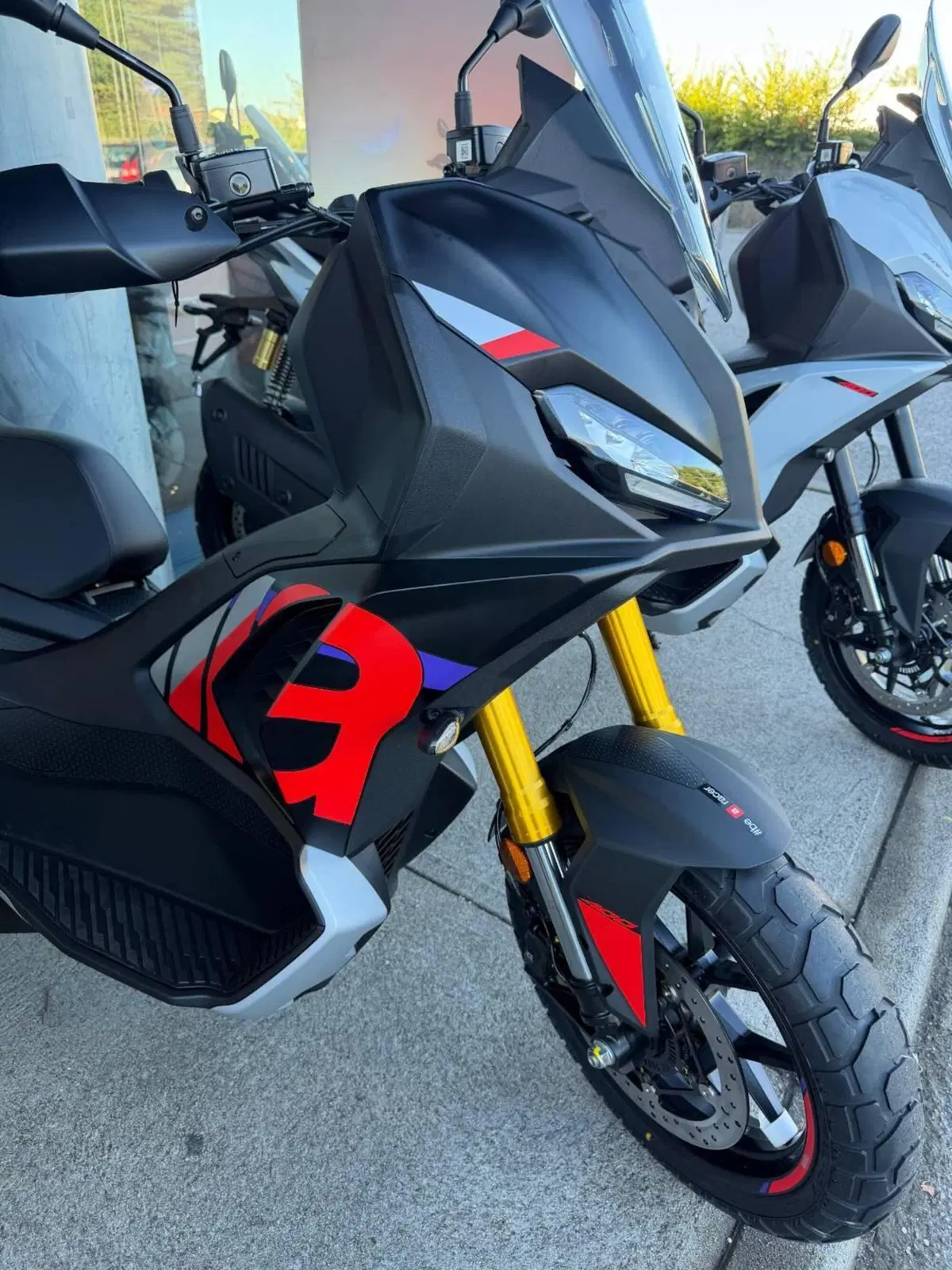 Aprilia SR GT 400 (2026) (9)