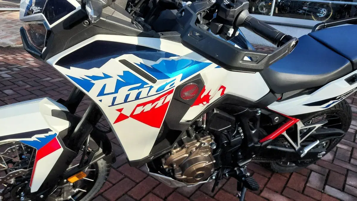 Honda Africa Twin CRF 1100L ES DCT (2024 - 26) (6)
