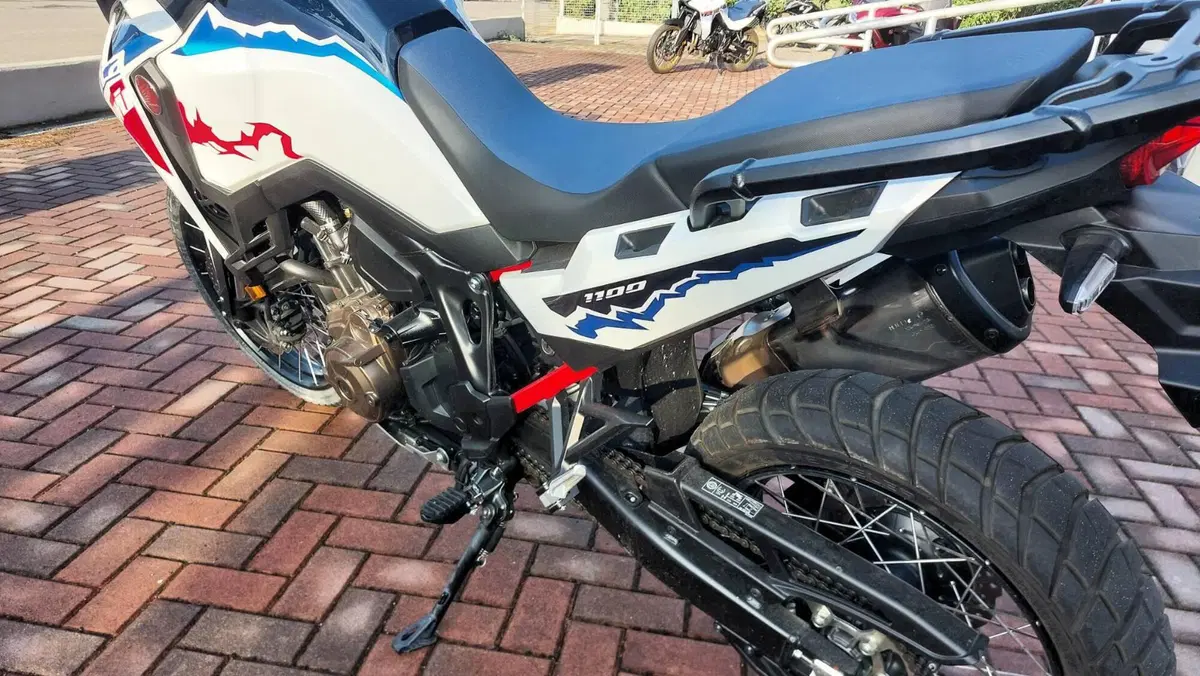 Honda Africa Twin CRF 1100L ES DCT (2024 - 26) (9)