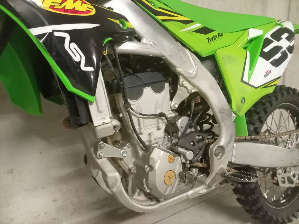 Kawasaki KX250 (2024) (3)