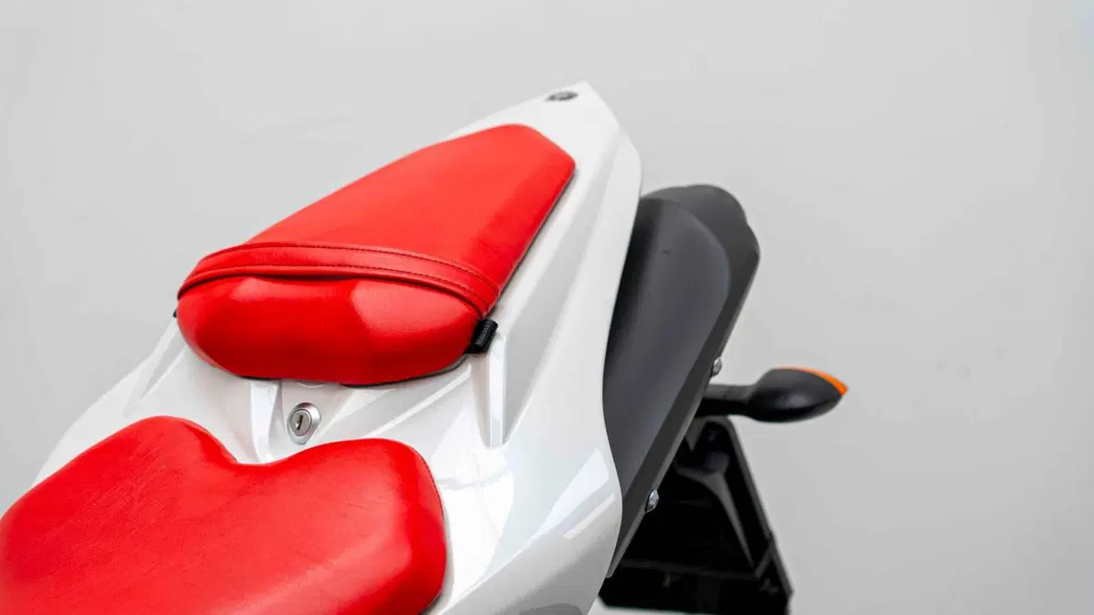 Yamaha YZF R1 (2007 - 08) (2)