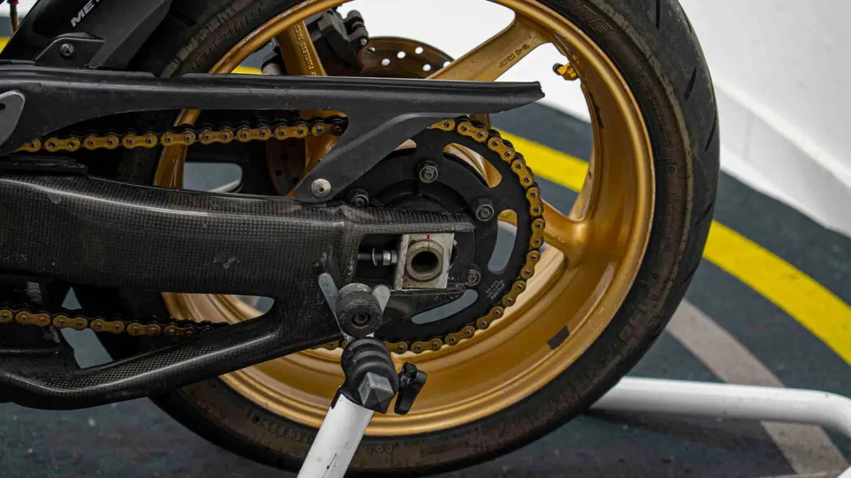 Yamaha YZF R1 (2007 - 08) (4)
