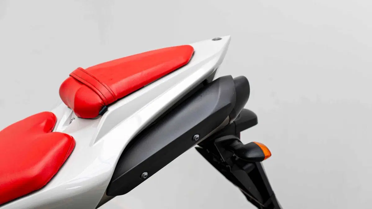 Yamaha YZF R1 (2007 - 08) (6)