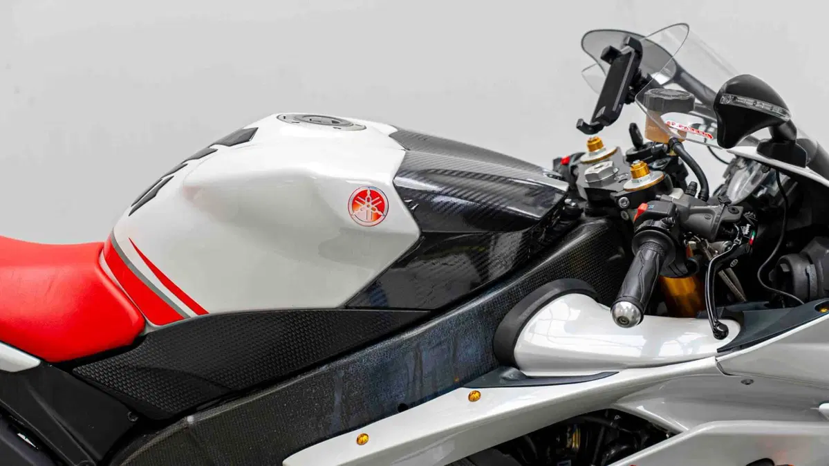Yamaha YZF R1 (2007 - 08) (7)