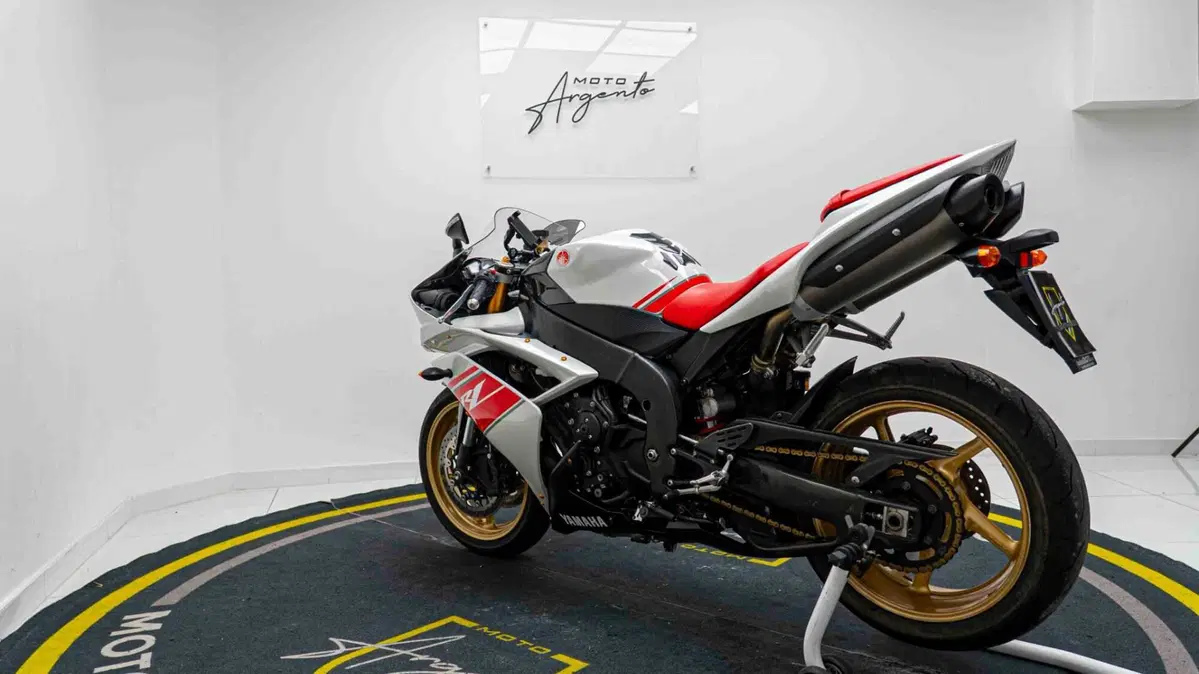 Yamaha YZF R1 (2007 - 08) (13)