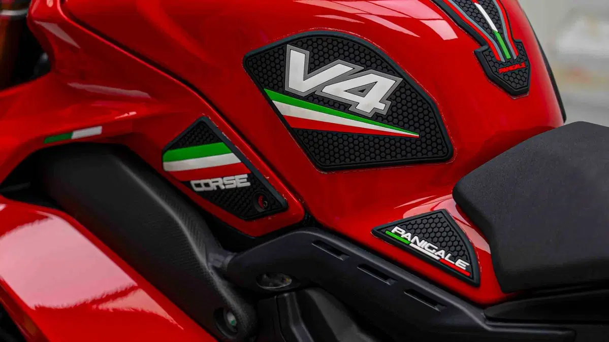 Ducati Panigale V4 S 1100 (2021) (2)