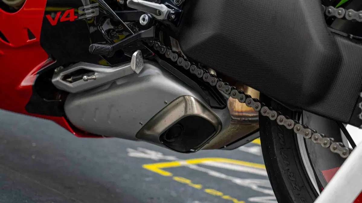 Ducati Panigale V4 S 1100 (2021) (6)
