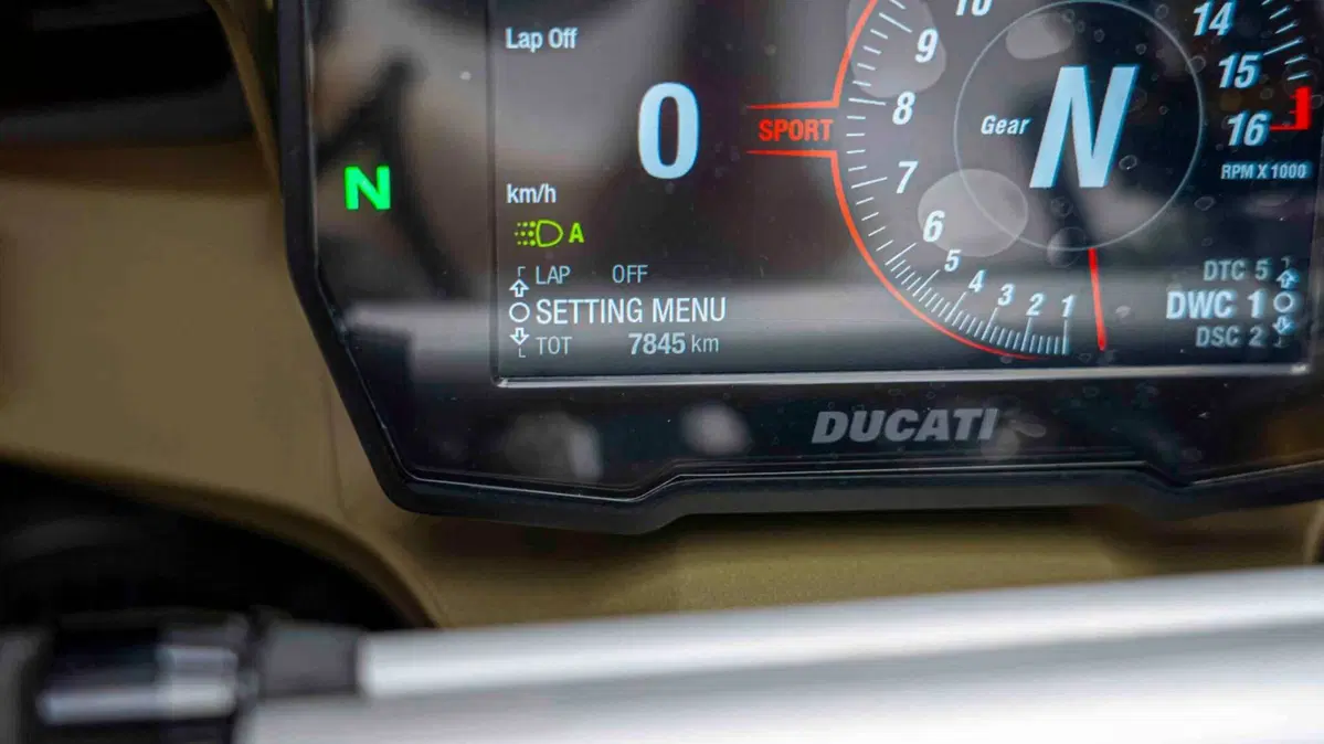 Ducati Panigale V4 S 1100 (2021) (20)