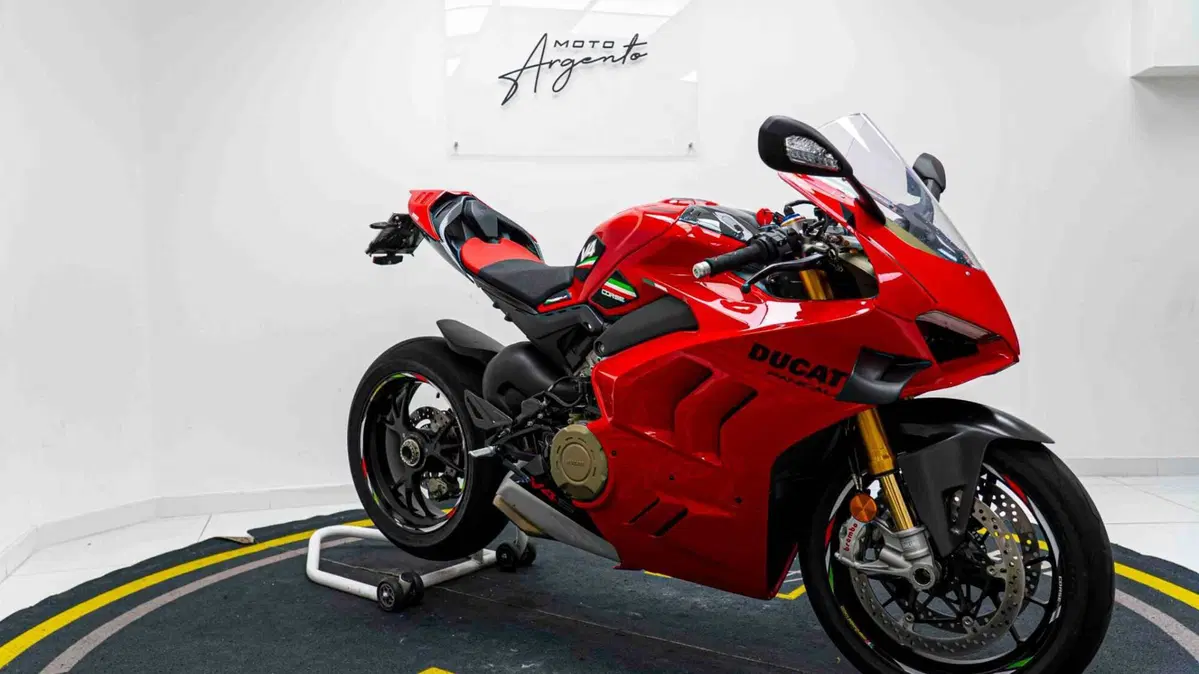 Ducati Panigale V4 S 1100 (2021) (7)