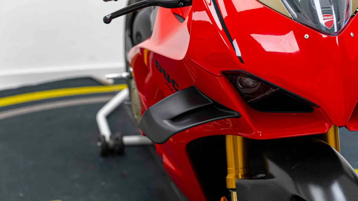 Ducati Panigale V4 S 1100 (2021) (15)