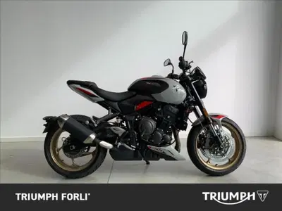 Triumph Trident 800 (2026) nuova