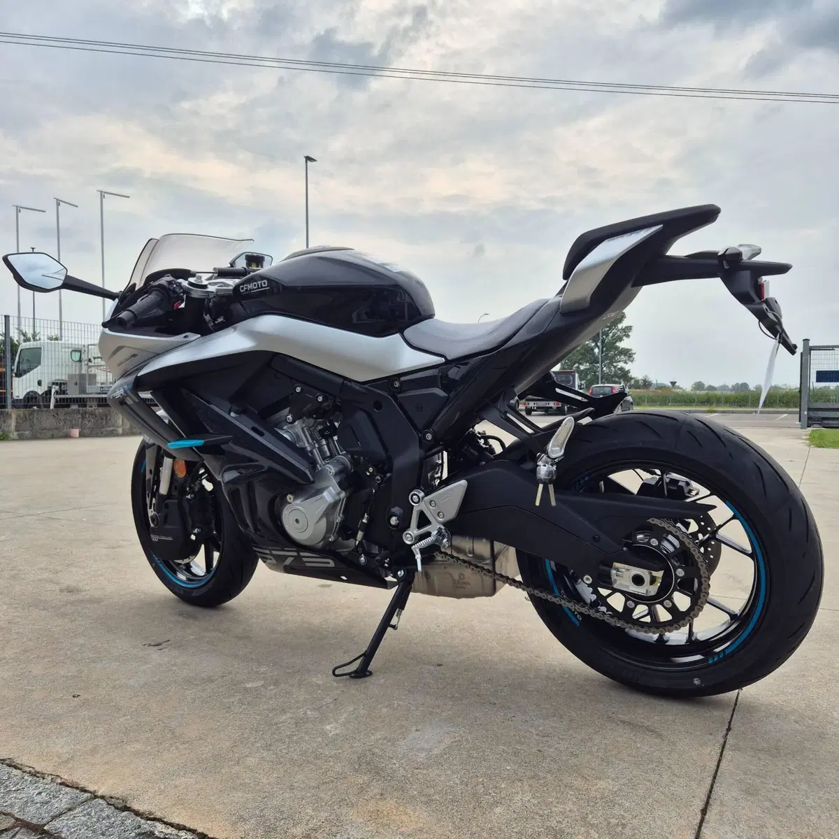 CFMOTO 675SR-R (2025 - 26) (3)
