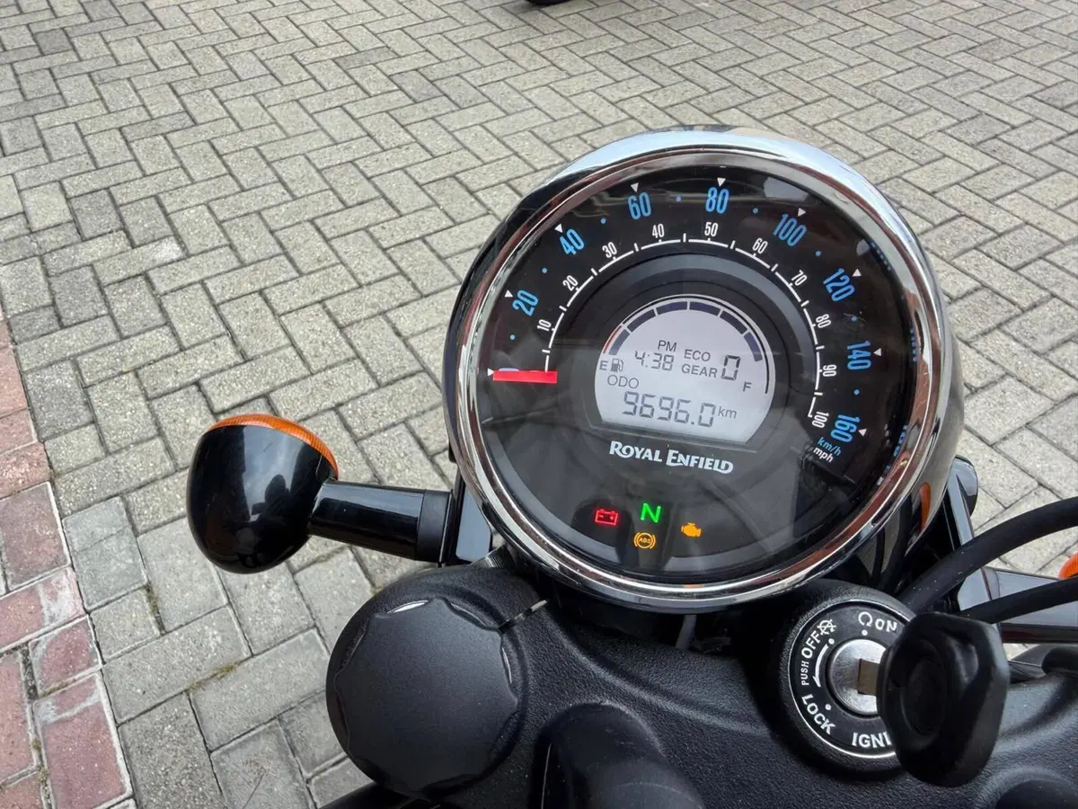 Royal Enfield Meteor 350 (2021 - 26) (6)