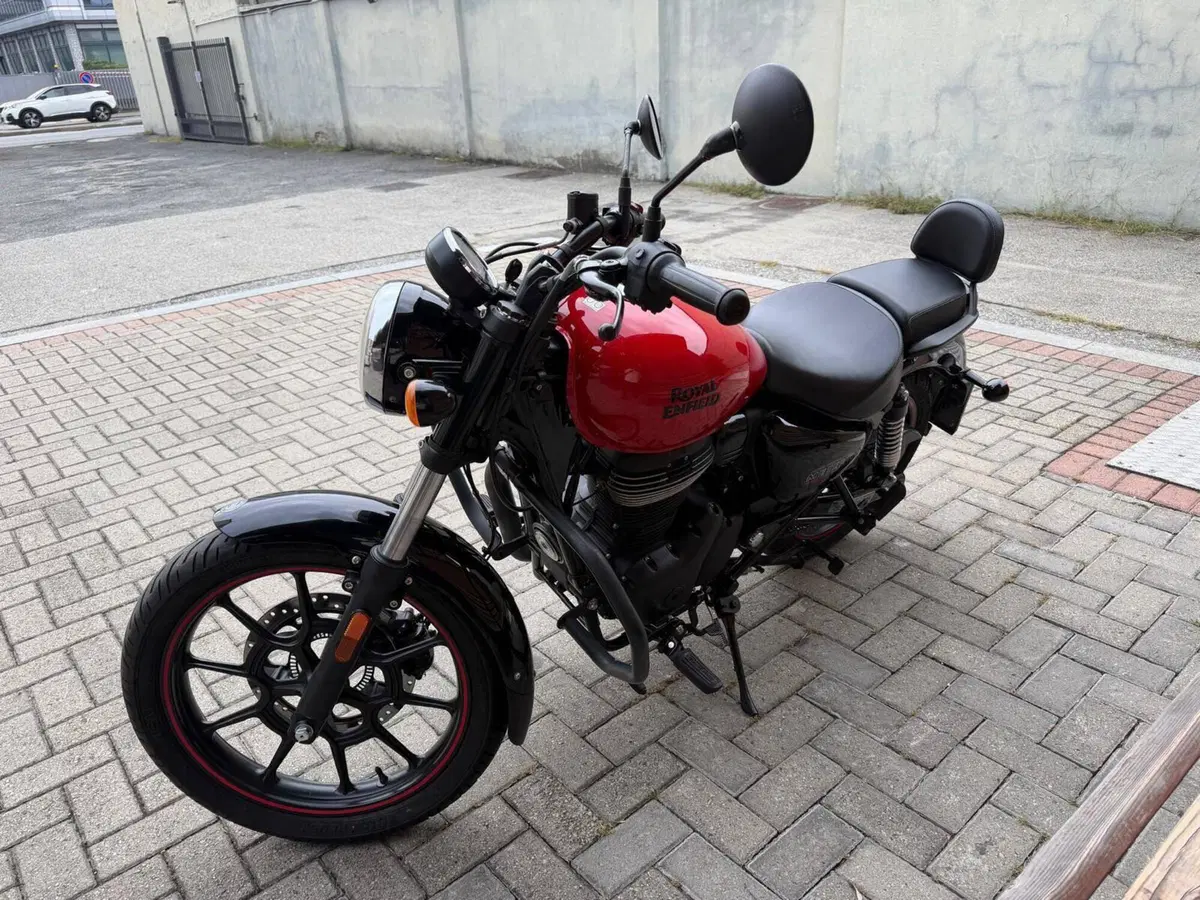 Royal Enfield Meteor 350 (2021 - 26) (7)