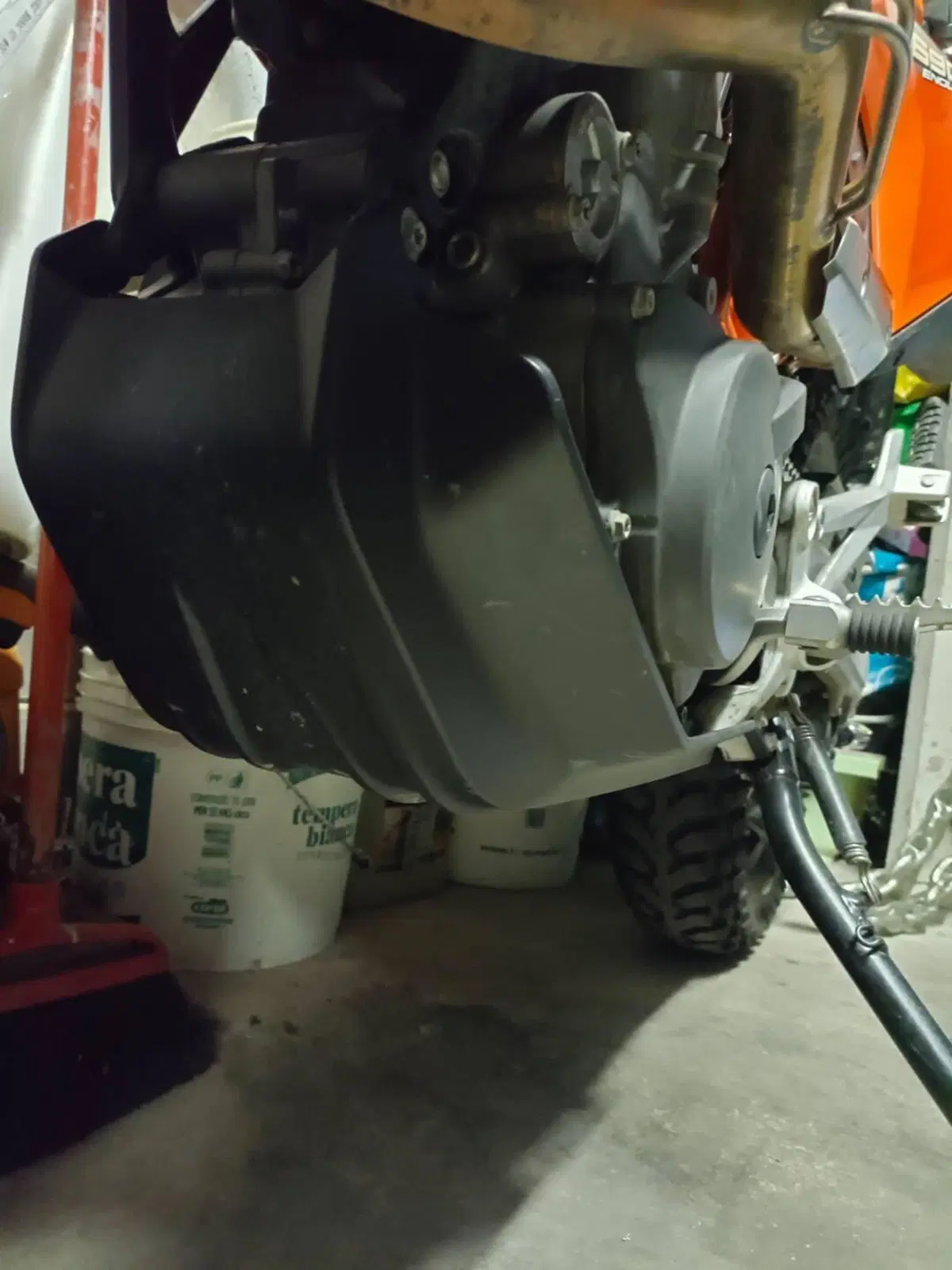 KTM 690 Enduro R (2022 - 25) (4)