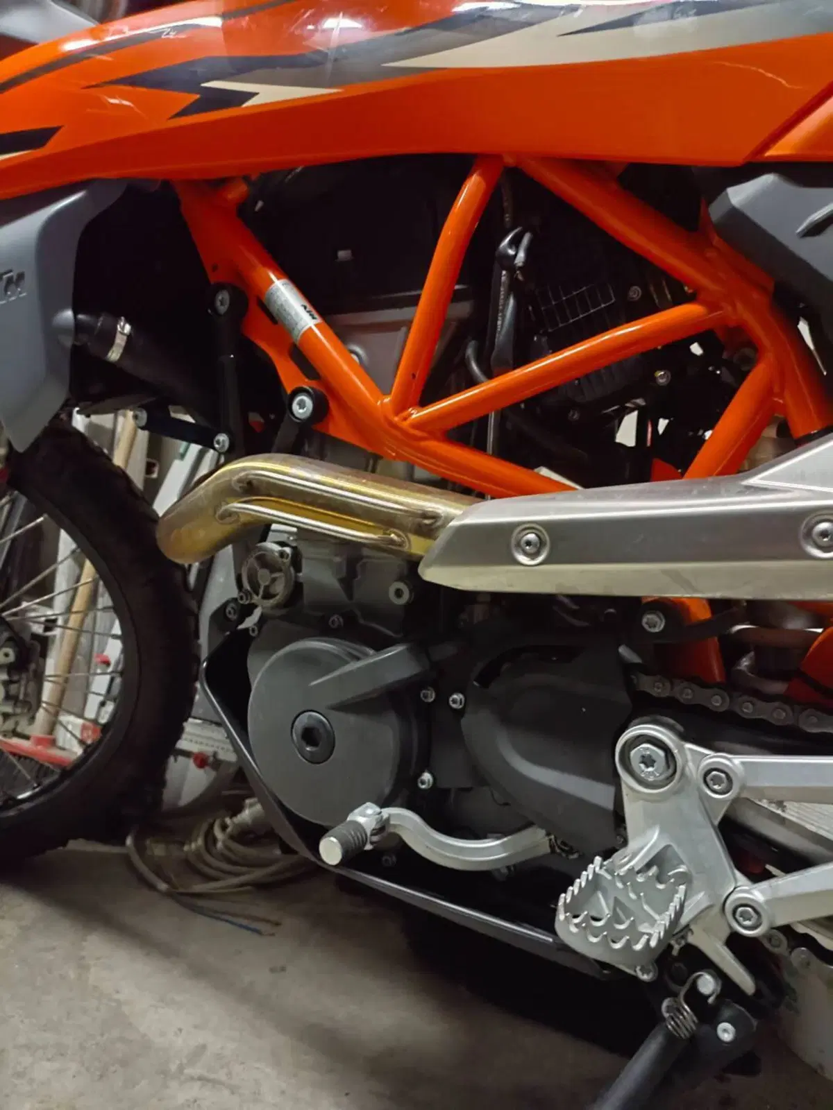 KTM 690 Enduro R (2022 - 25) (5)