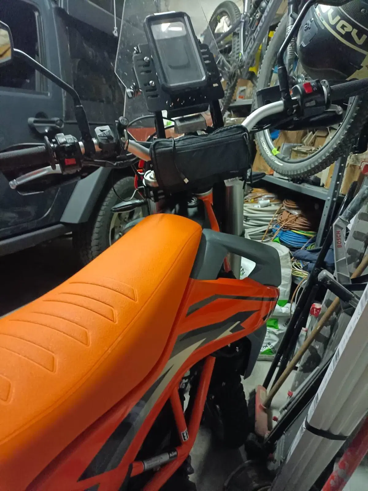 KTM 690 Enduro R (2022 - 25) (8)