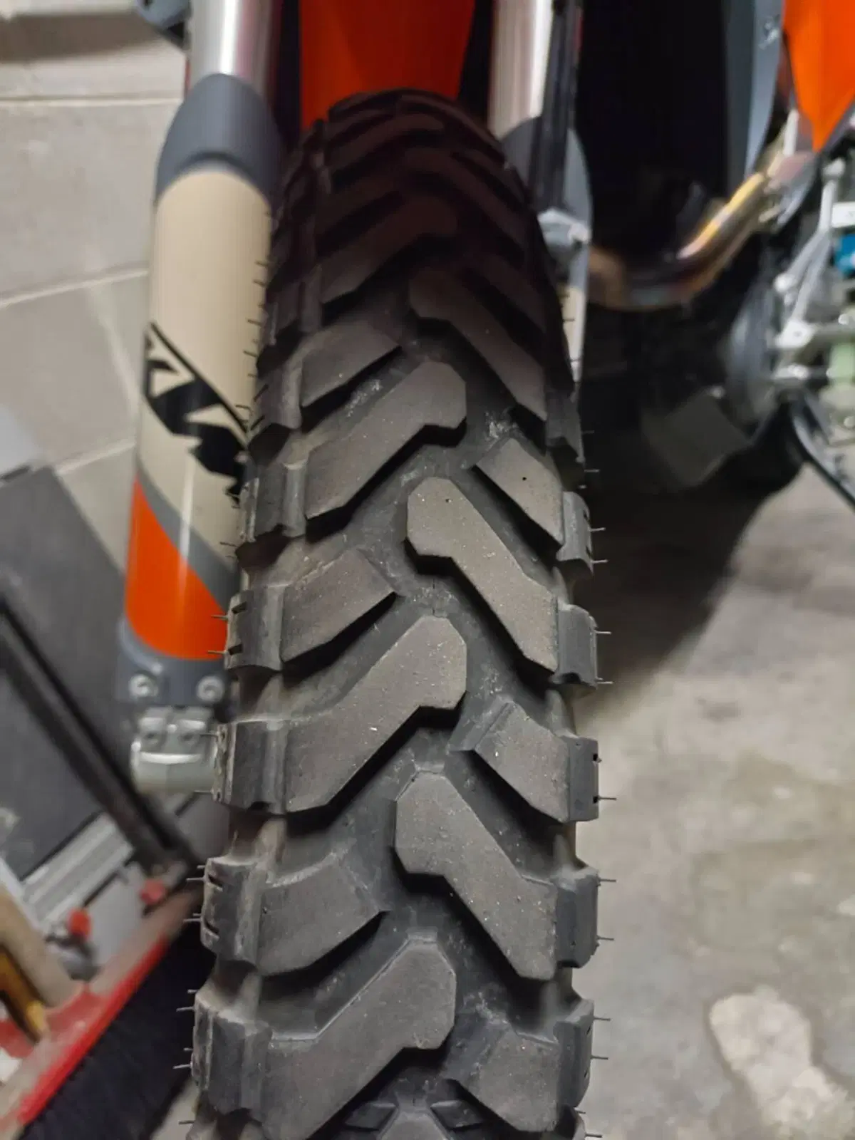 KTM 690 Enduro R (2022 - 25) (11)