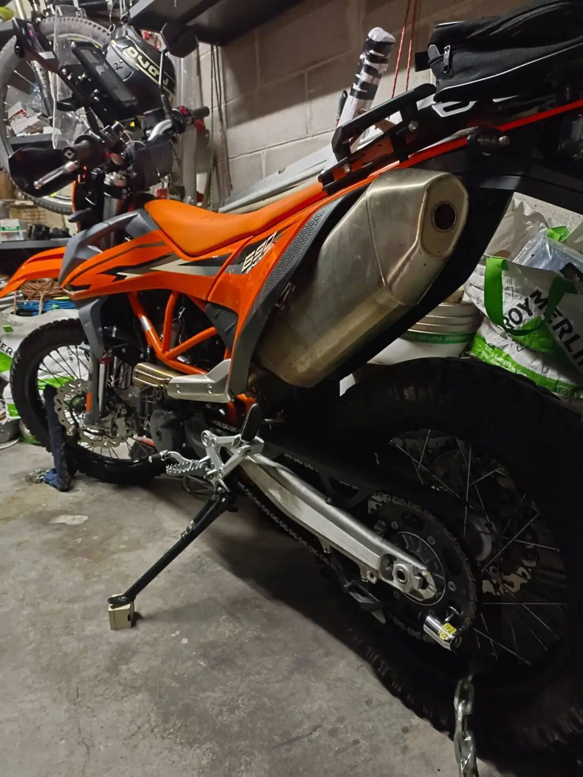 KTM 690 Enduro R (2022 - 25) (16)