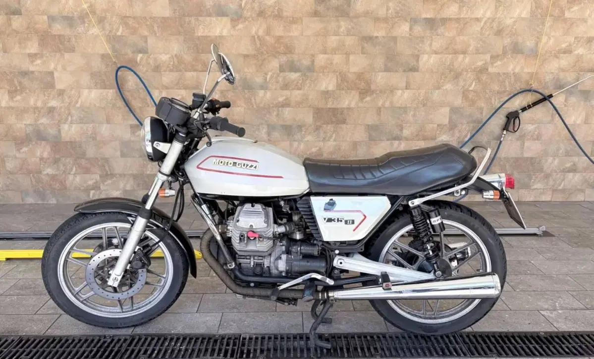 Moto Guzzi v35