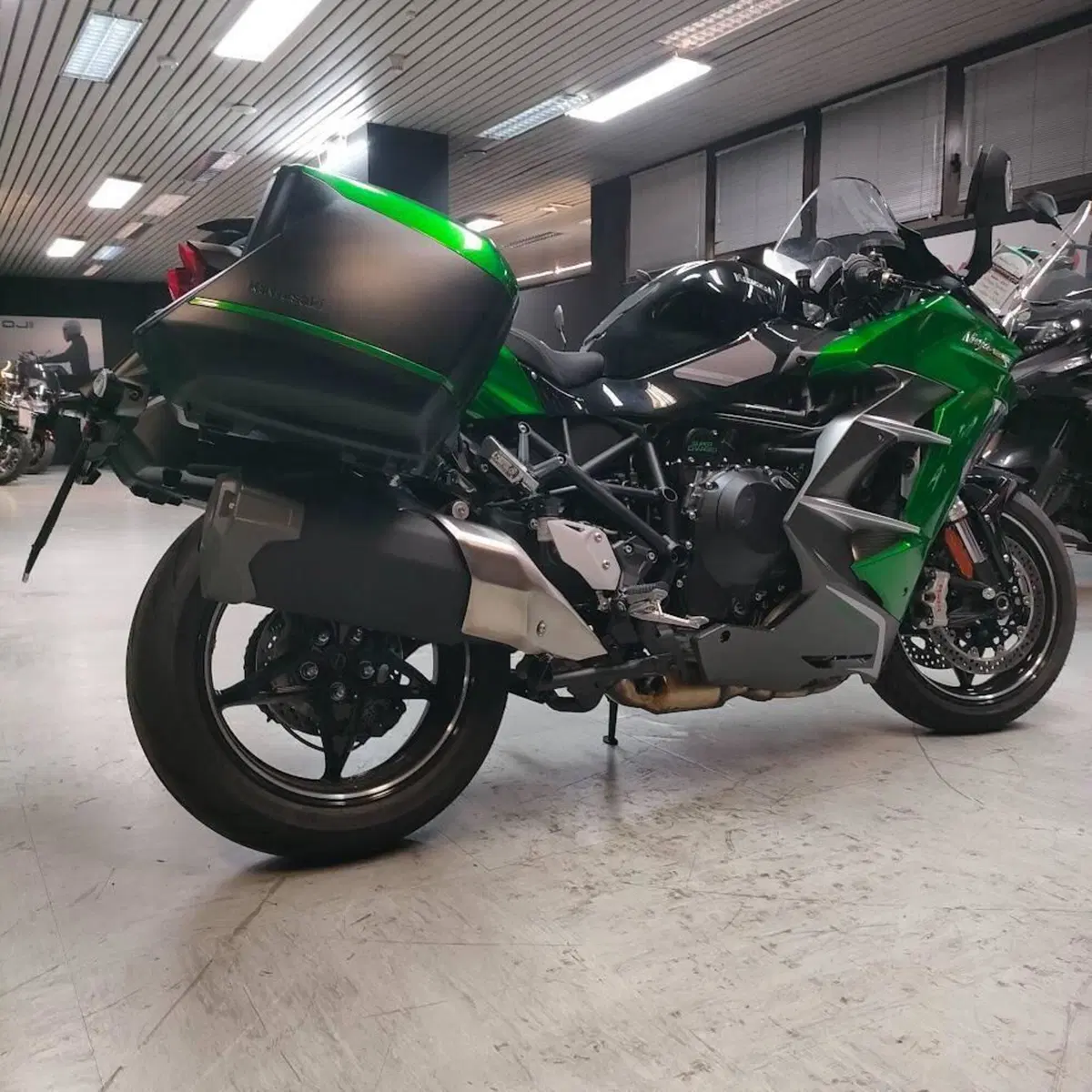 Kawasaki Ninja H2 SX SE Tourer (2024 - 27) (3)