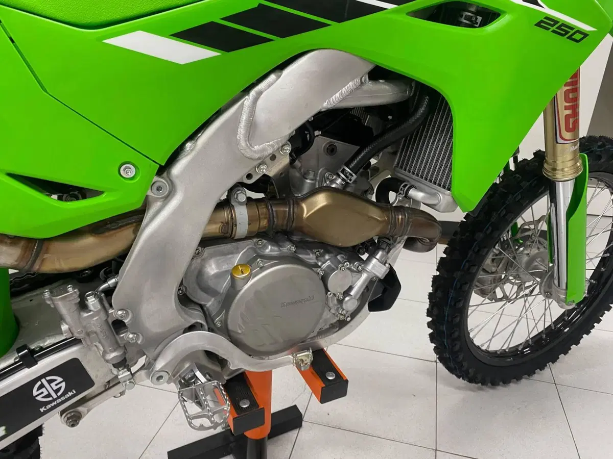 Kawasaki KX250 (2025) (3)