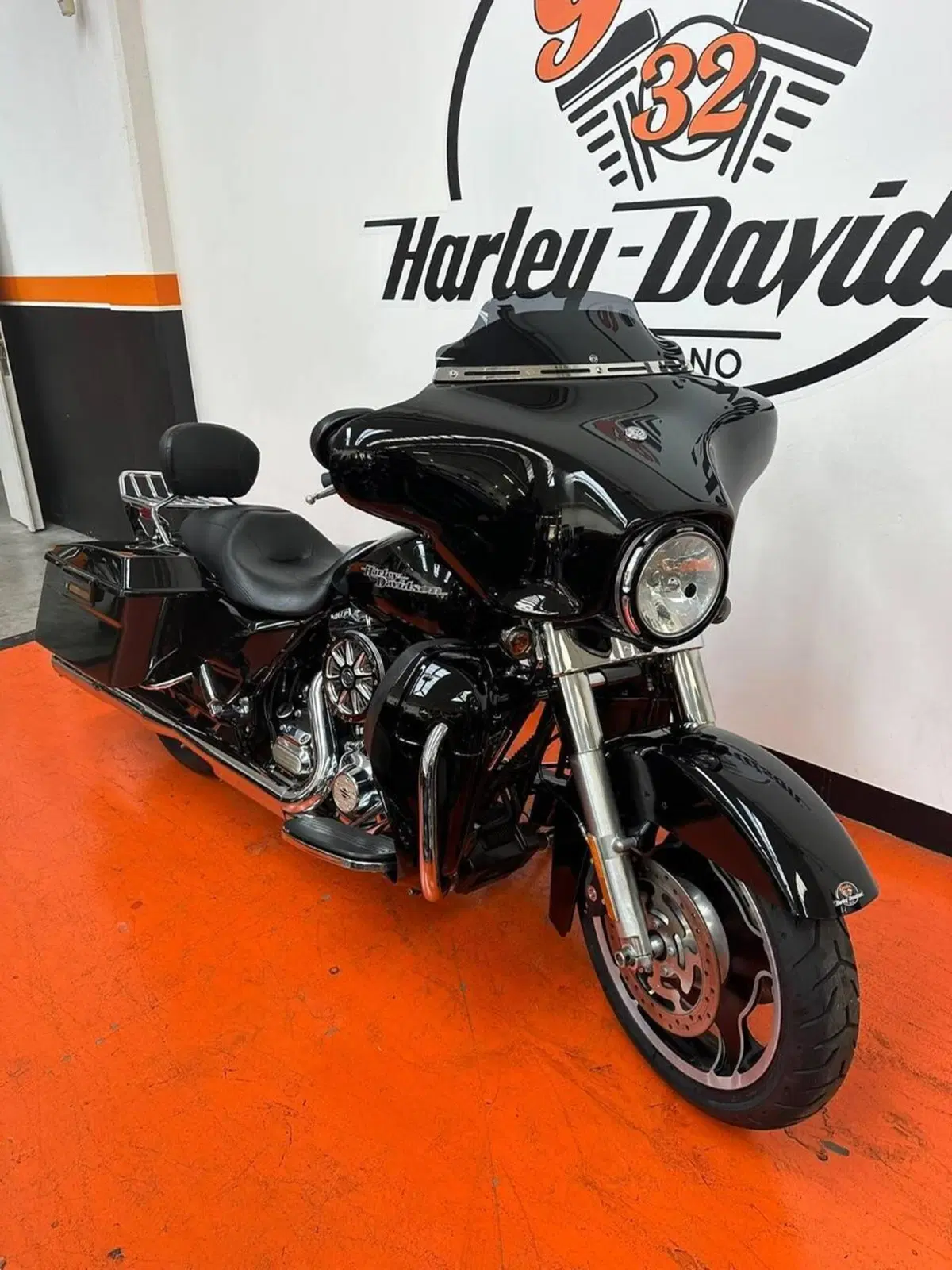 Harley-Davidson 1690 Street Glide (2011 - 13) - FLHX (3)