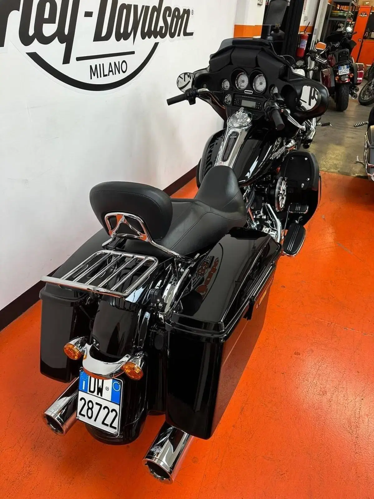 Harley-Davidson 1690 Street Glide (2011 - 13) - FLHX (2)