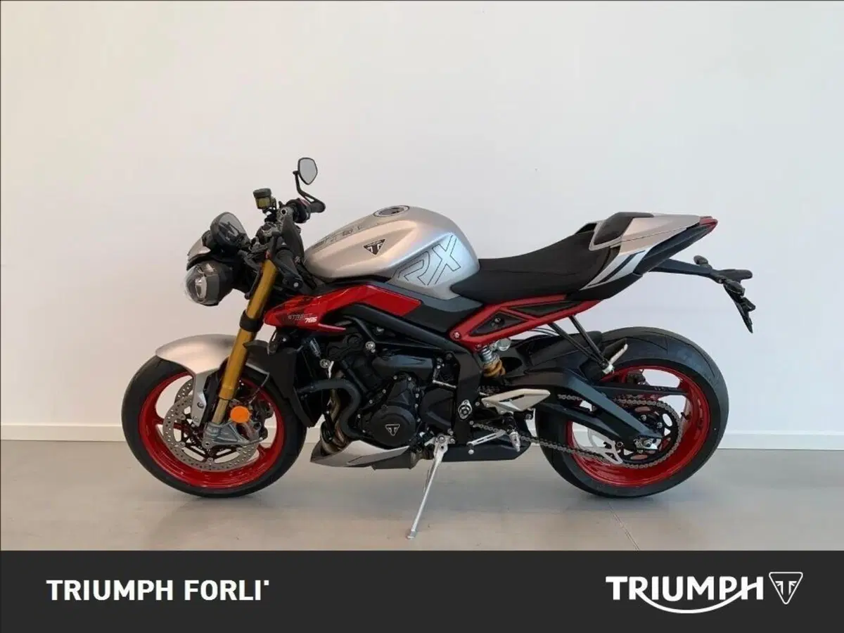 Triumph Street Triple 765 RX (2026) (4)