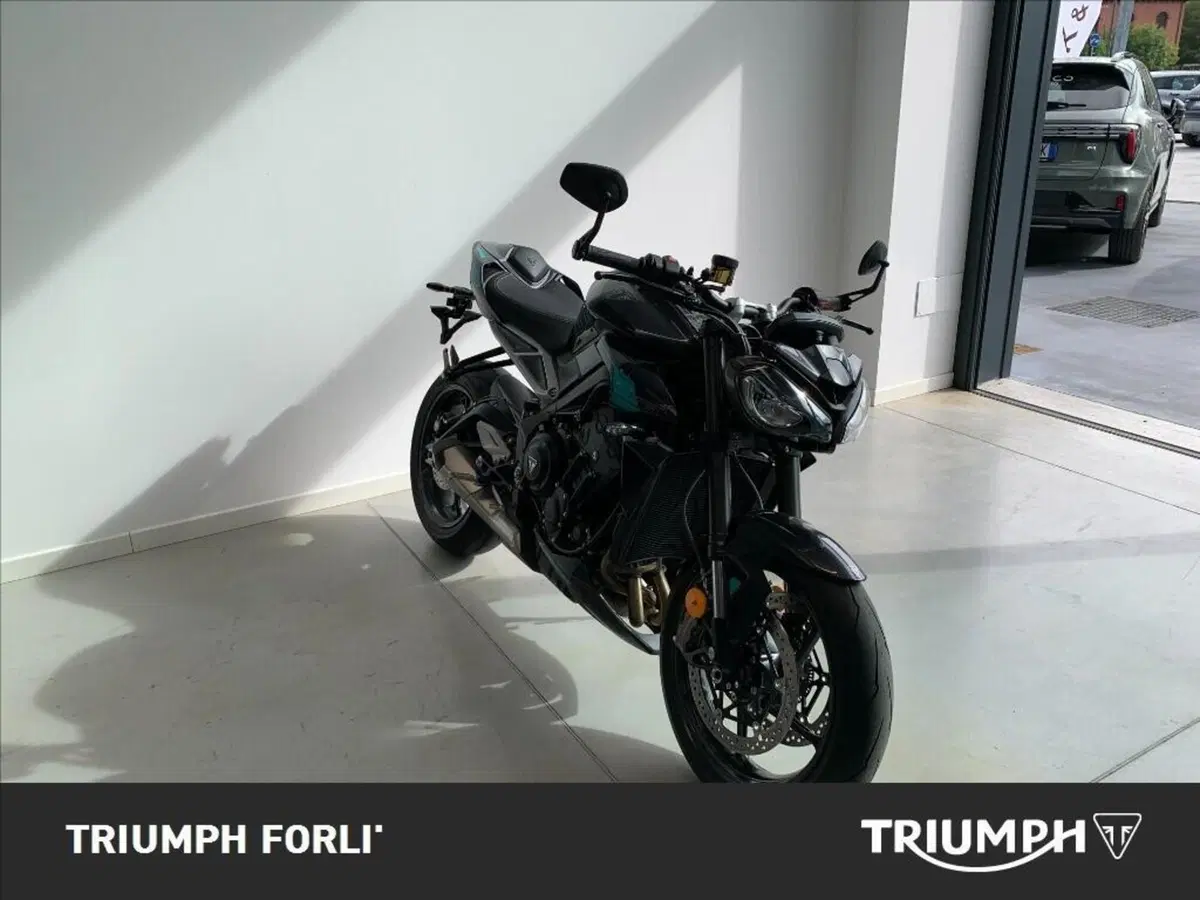 Triumph Street Triple 765 RS (2023 - 26) (2)