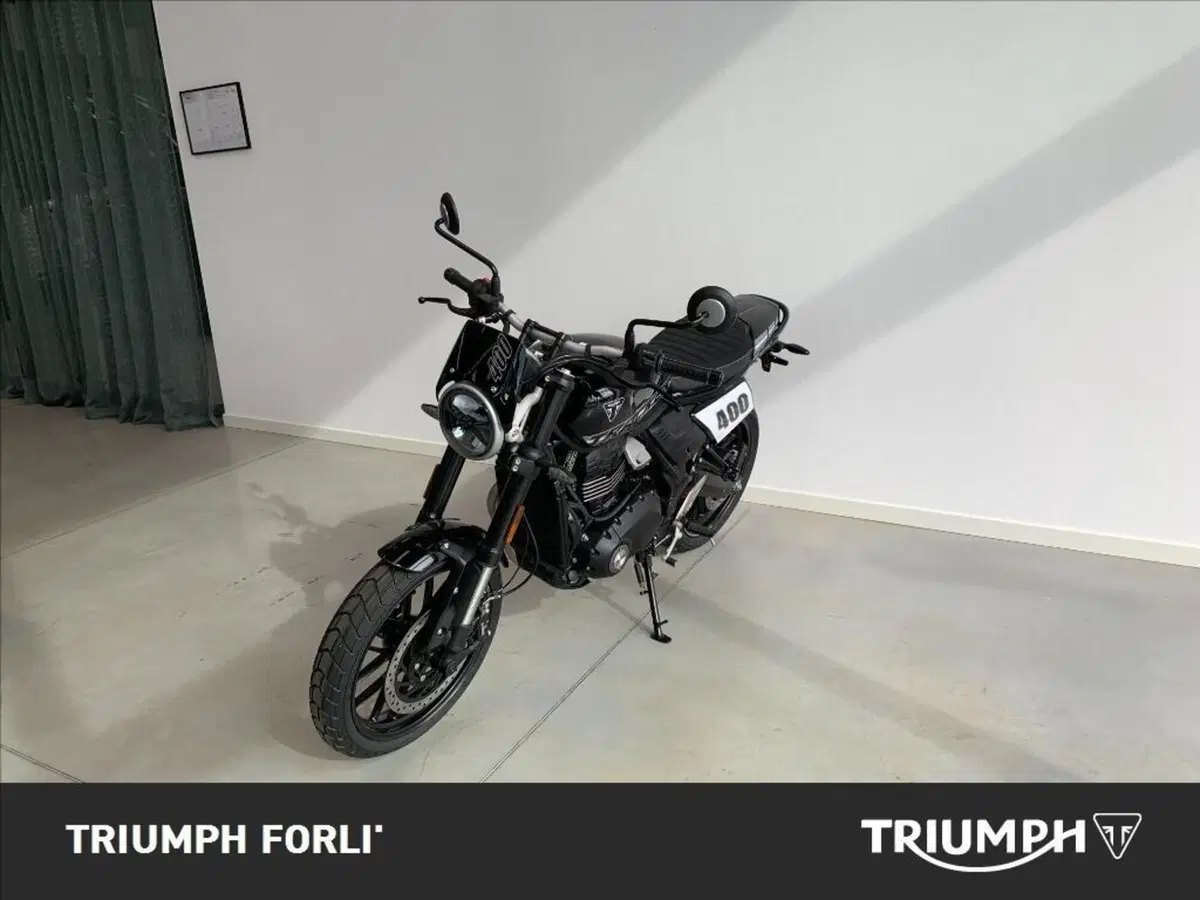 Triumph Tracker 400 (2026) (3)