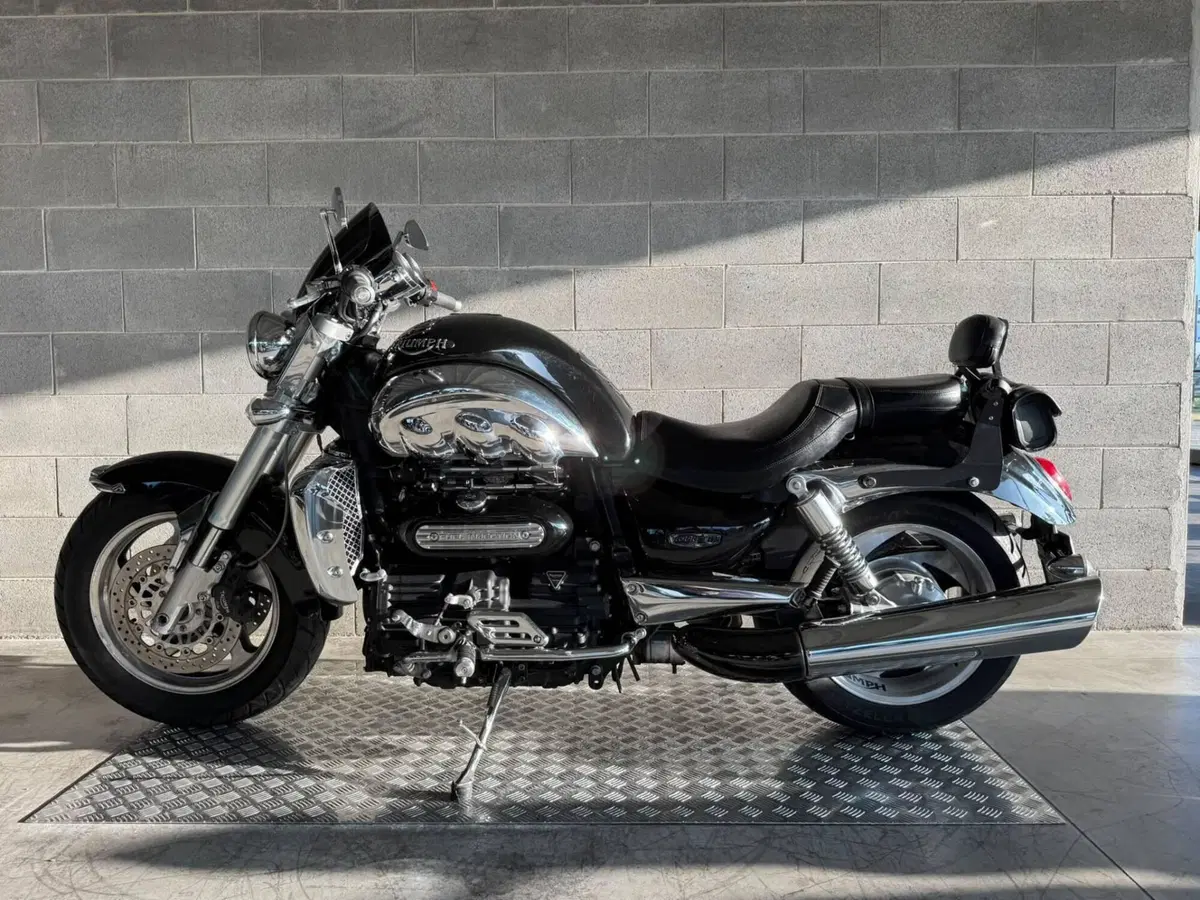 Triumph Rocket 3 (2004 - 11) (3)