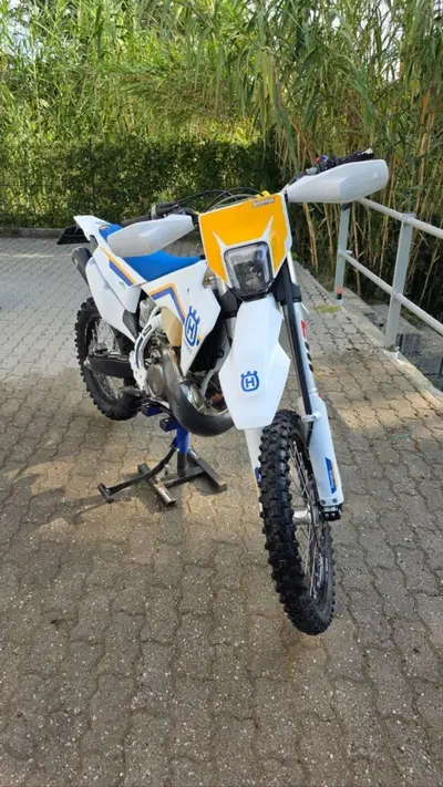 Husqvarna TE 300i (2023) usata
