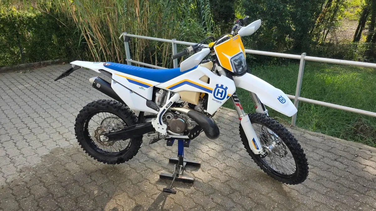 Husqvarna TE 300i (2023) (2)