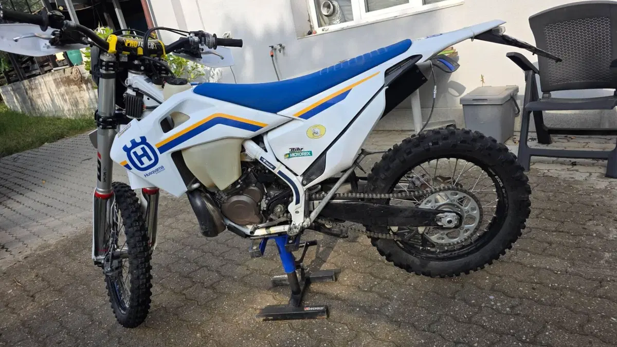 Husqvarna TE 300i (2023) (3)