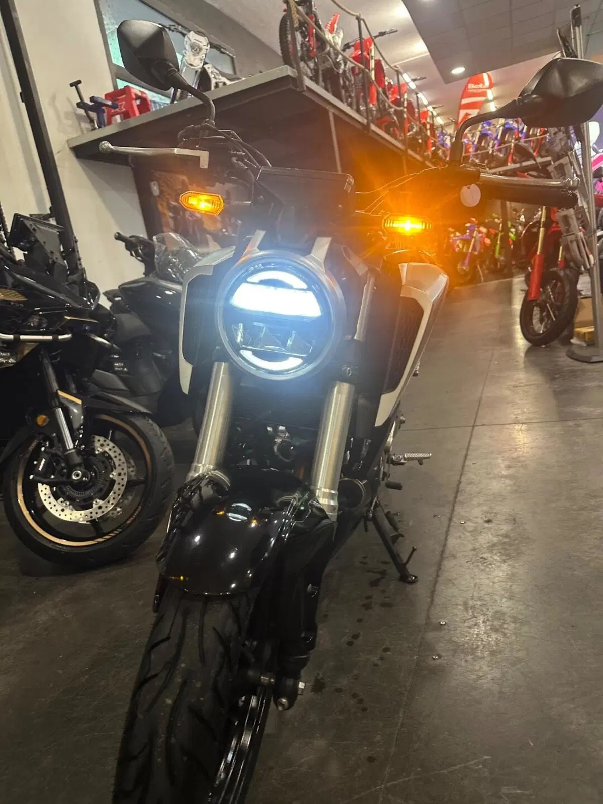 Honda CB 125 R (2018 - 20) (11)