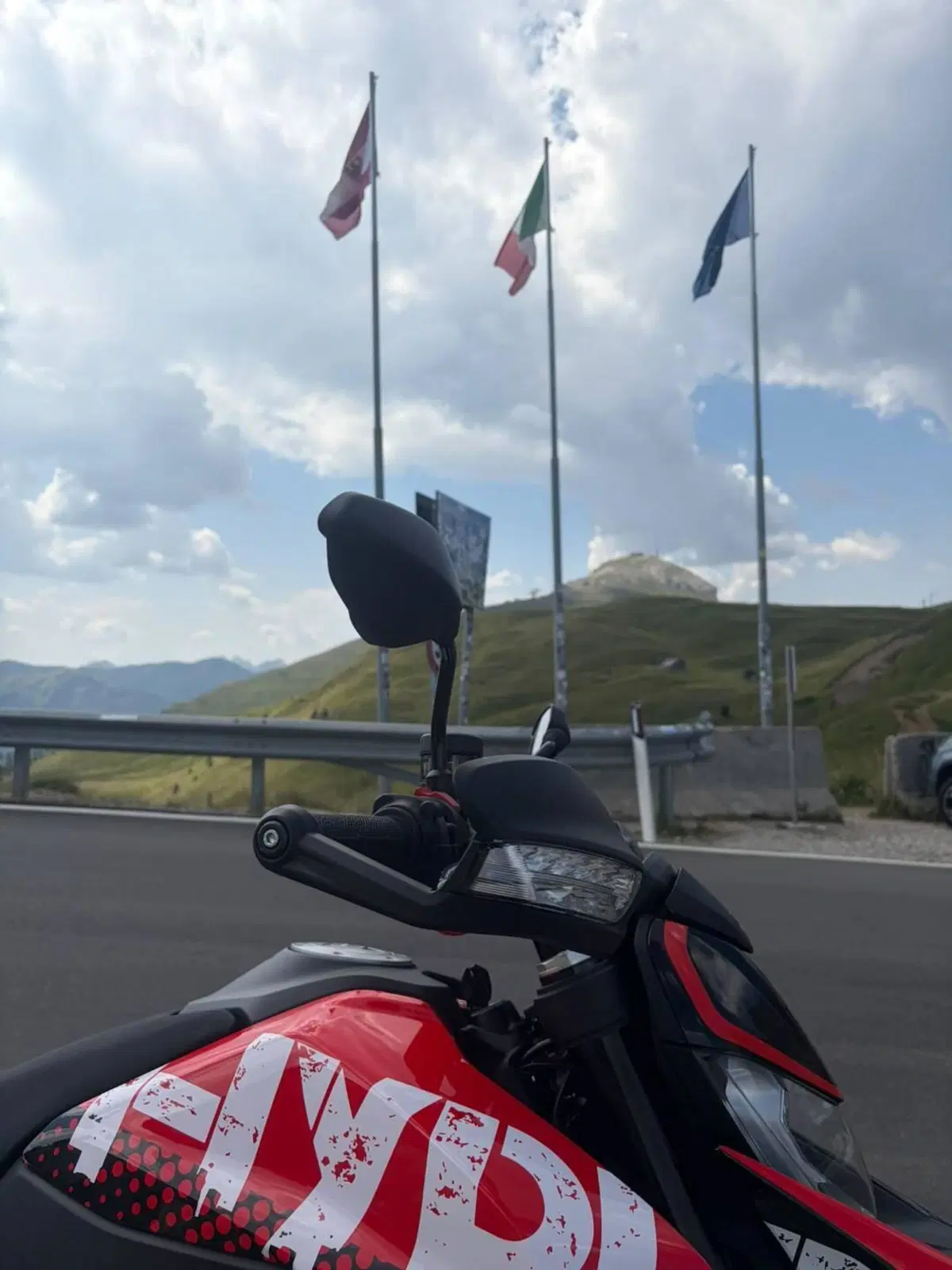 Ducati Hypermotard 950 RVE (2022 - 25) (3)
