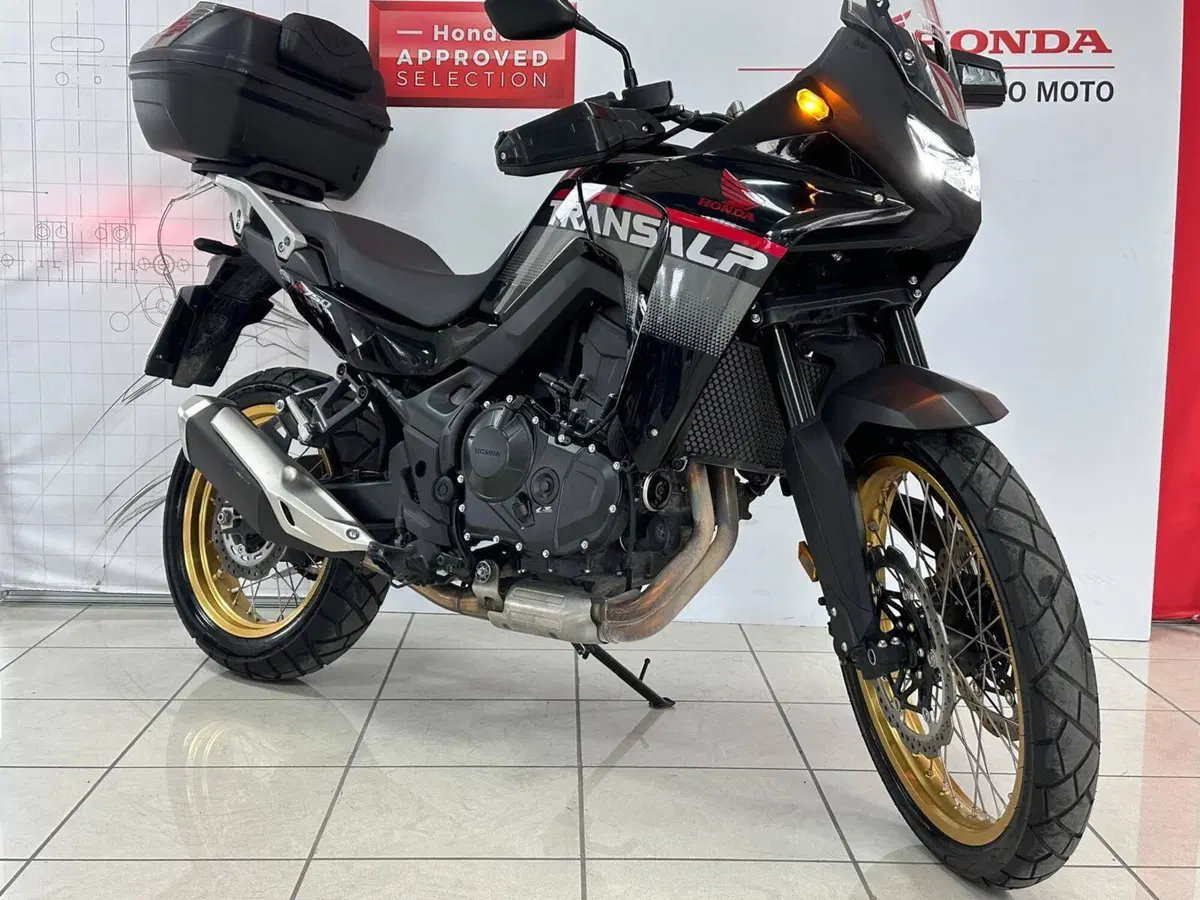Honda Transalp XL750 (2025)