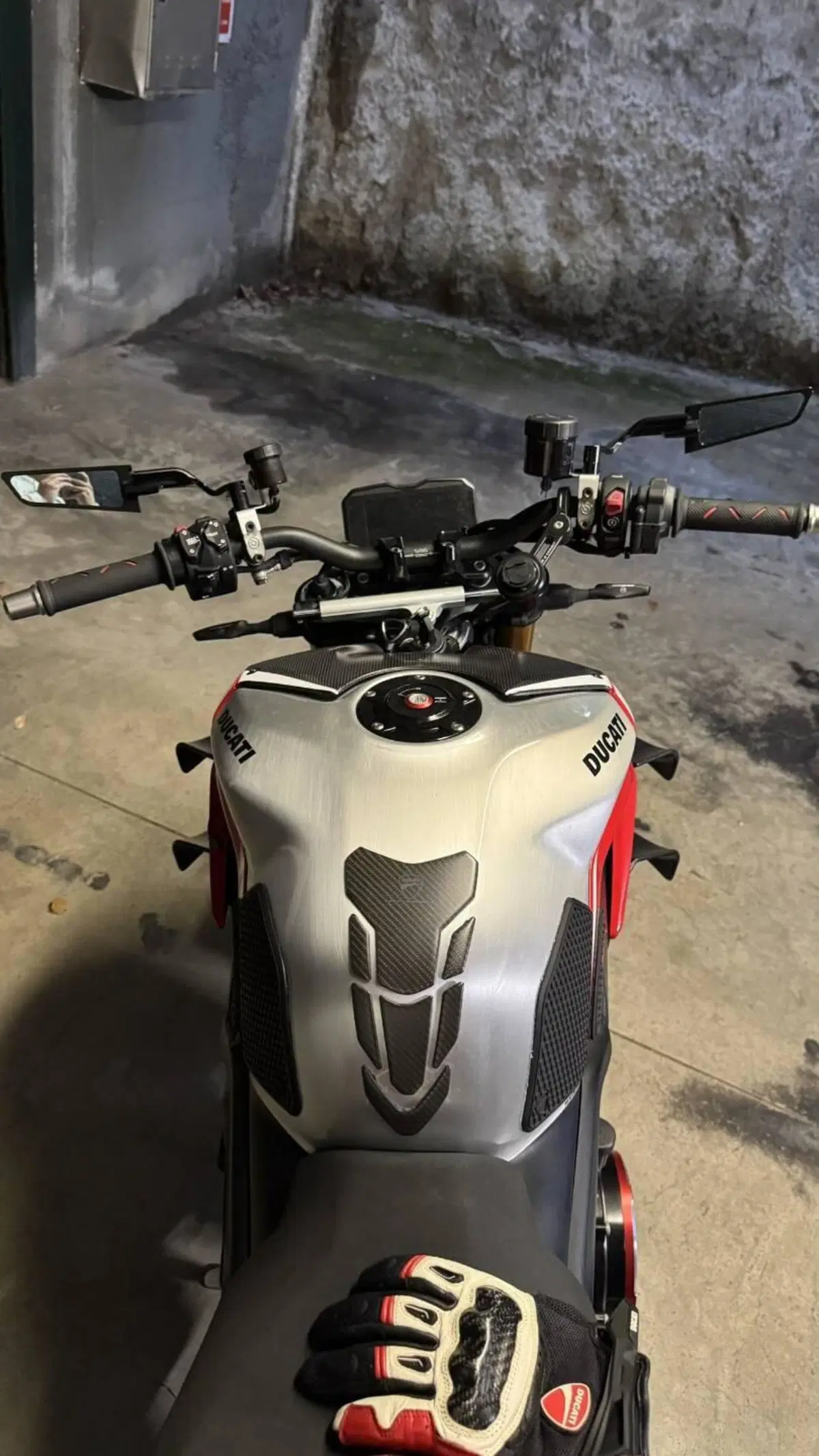 Ducati Streetfighter V4 1100 S (2021 - 22) (8)