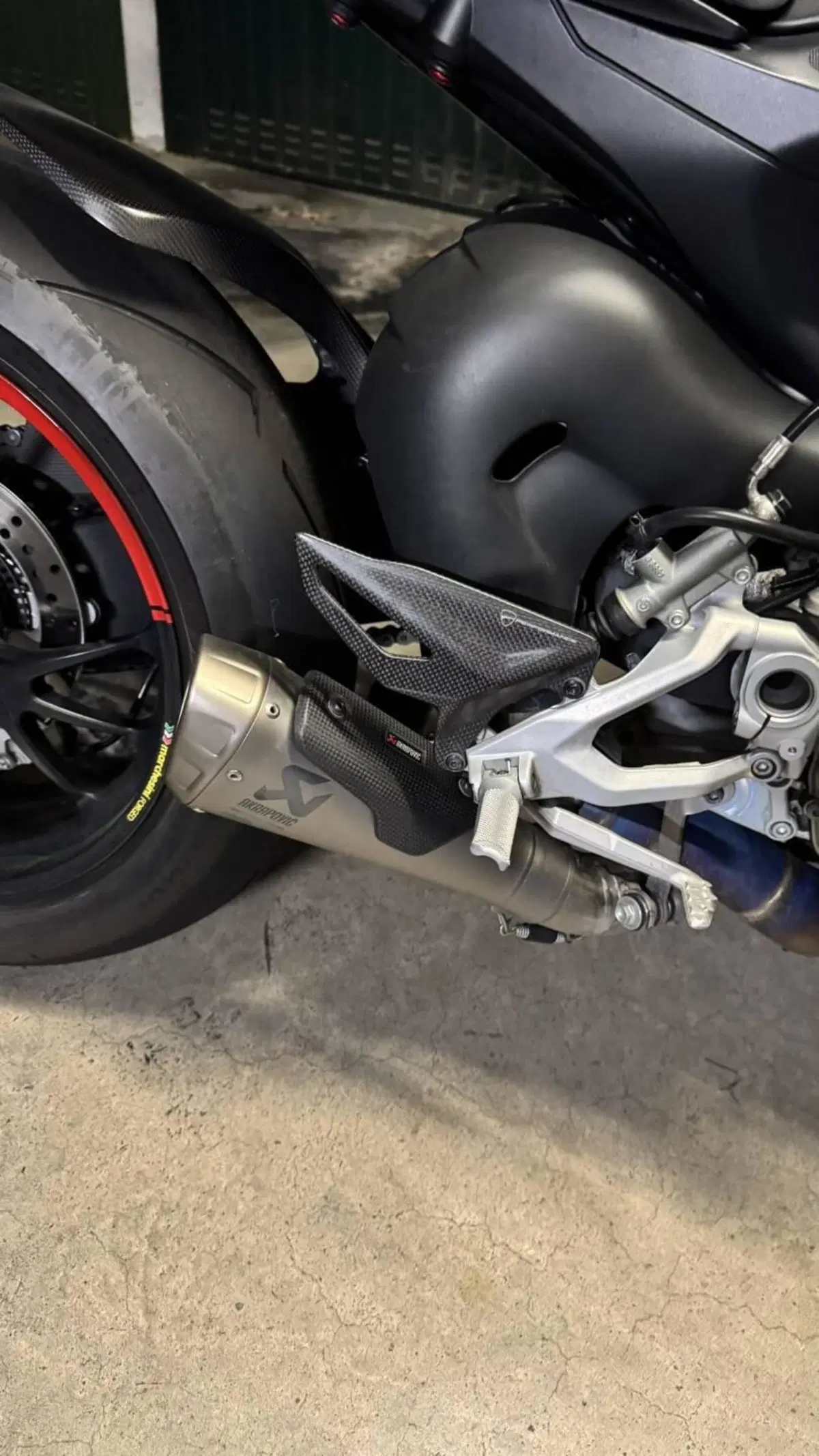 Ducati Streetfighter V4 1100 S (2021 - 22) (10)