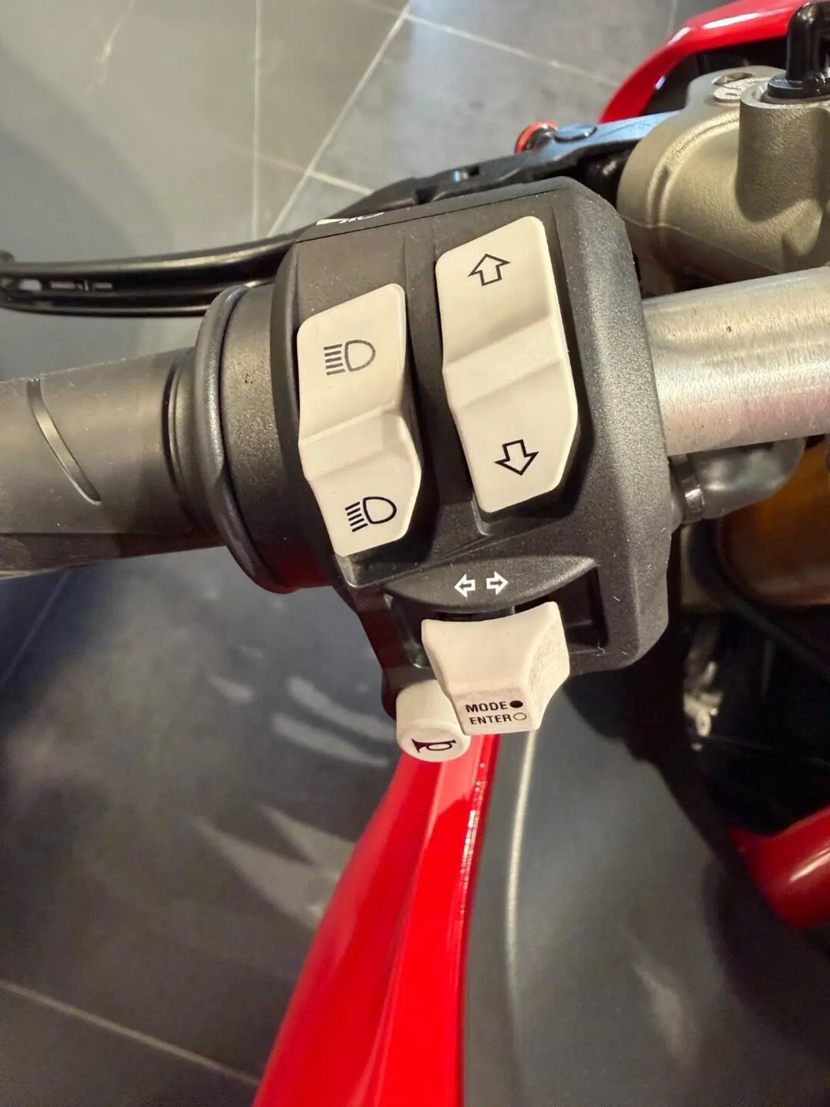 Ducati SuperSport 950 S (2021 - 24) (16)